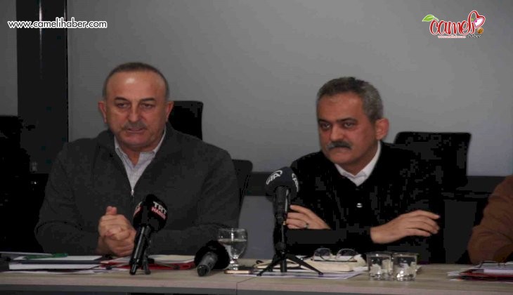 Bakan Çavuşoğlu: "Devlet, millet el ele vererek tüm deprem bölgelerini ayağa kaldırmamız gerekiyor"