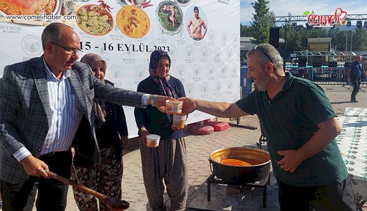 Beyağaç’ta festivalde 5 bin kişi topan tarhana çorbası içti