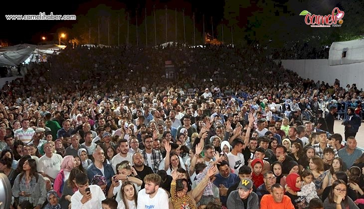 Çal’da festivale binlerce kişi bir araya geldi
