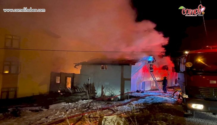 Kızılcahamam’da yangın paniği: Ahşap evler küle döndü