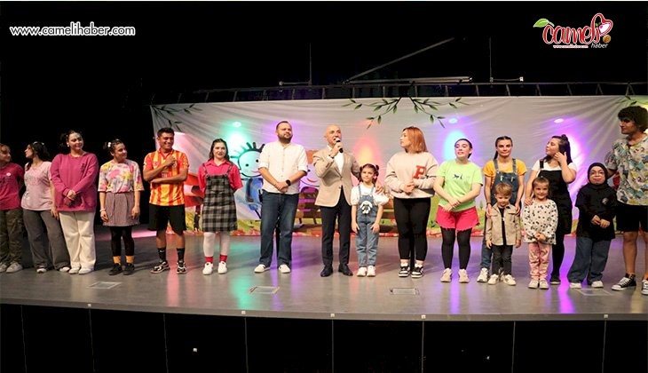 Sarayköy Belediyesi Tiyatro Kulübü sezonu kendi yazdığı oyun ile açtı
